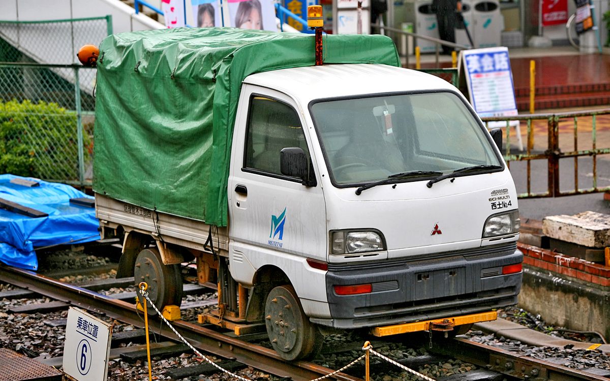 Mitsubishi Minicab kei truck